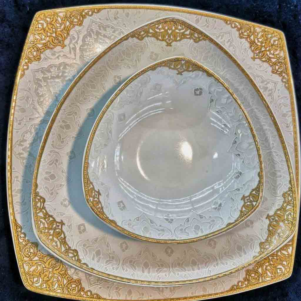 سرویس چینی پردیس کد484 طرح بوگاتی طلایی 12نفره