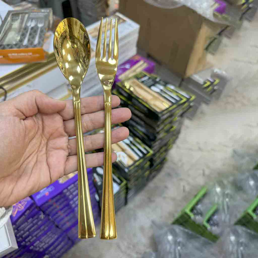 قاشق چنگال یونیک طلایی 6 نفره